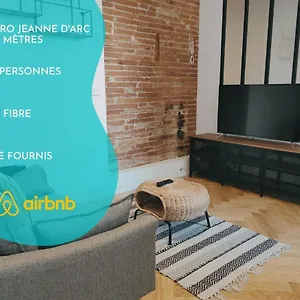 https://la-brique-rose-apt-2p-place-jeanne-darc.midi-pyreneeshotels.com